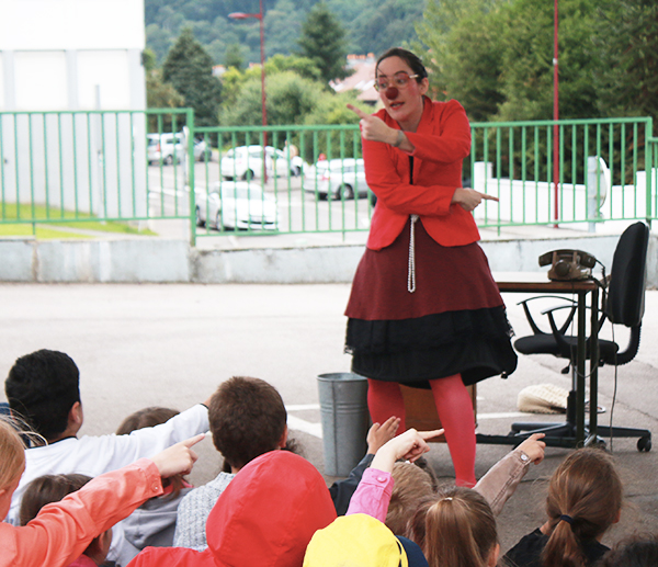 Clowne, enfants, direction, Les pieds dans les étoiles
